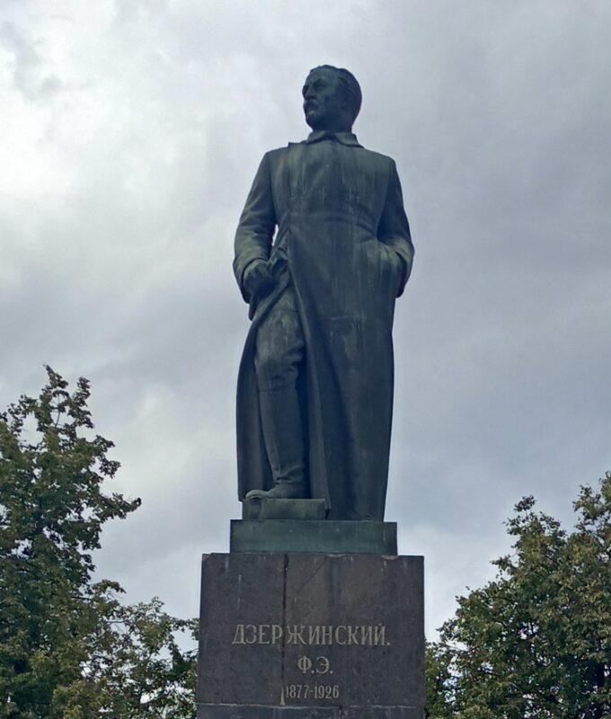 Памятник Дзержинскому в городе Дзержинске Нижегородской области