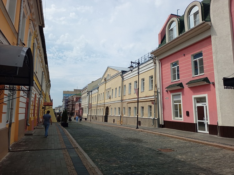 Скульптура "Торговка рыбой" в Нижнем Новгороде