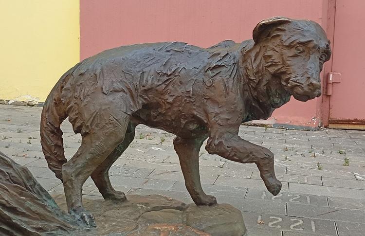 Скульптура "Дворник" в Нижнем Новгороде на ул.Кожевенной