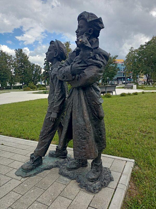 Памятник Дзержинскому в городе Дзержинске Нижегородской области