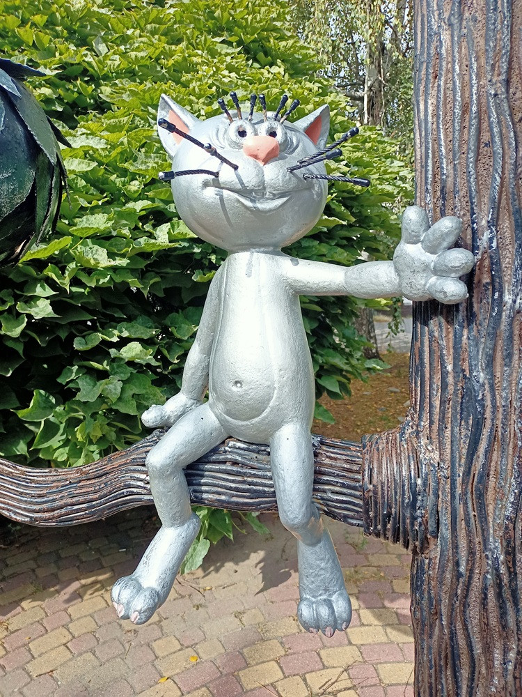 Памятник котенку с улицы Лизюкова